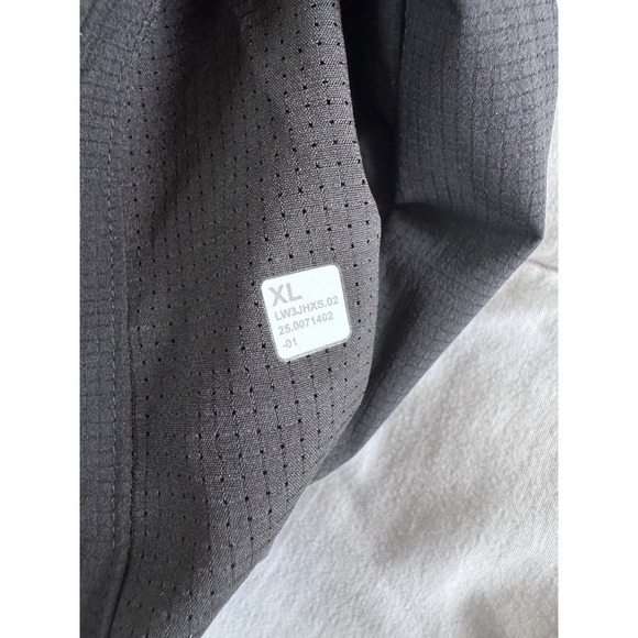 New Lululemon Run Crew Graphic Cinch-Hem Jacket Sz XL Black Limited Edition Rain - Picture 12 of 13